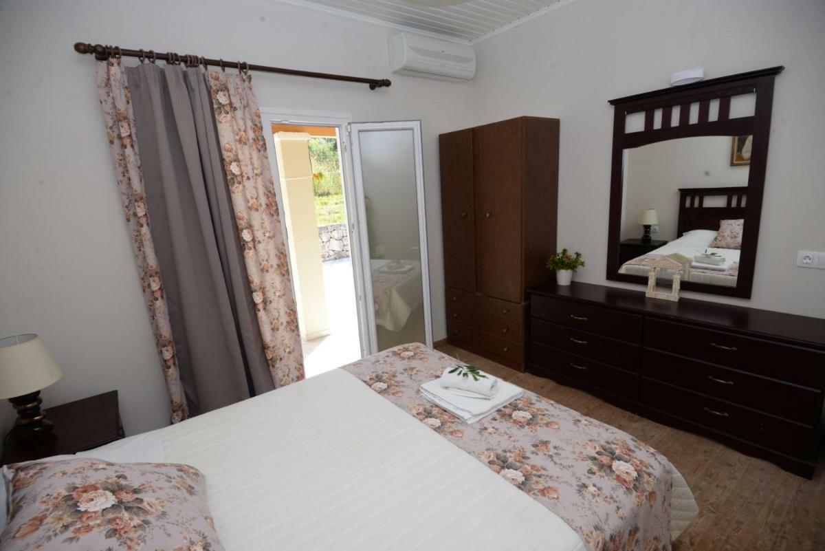 The Olive Grove House Villa Kassiopi Exterior photo
